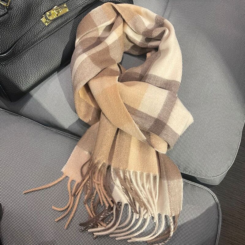 Travel Accessories As Gifts - An exclusive autumn and winter pure