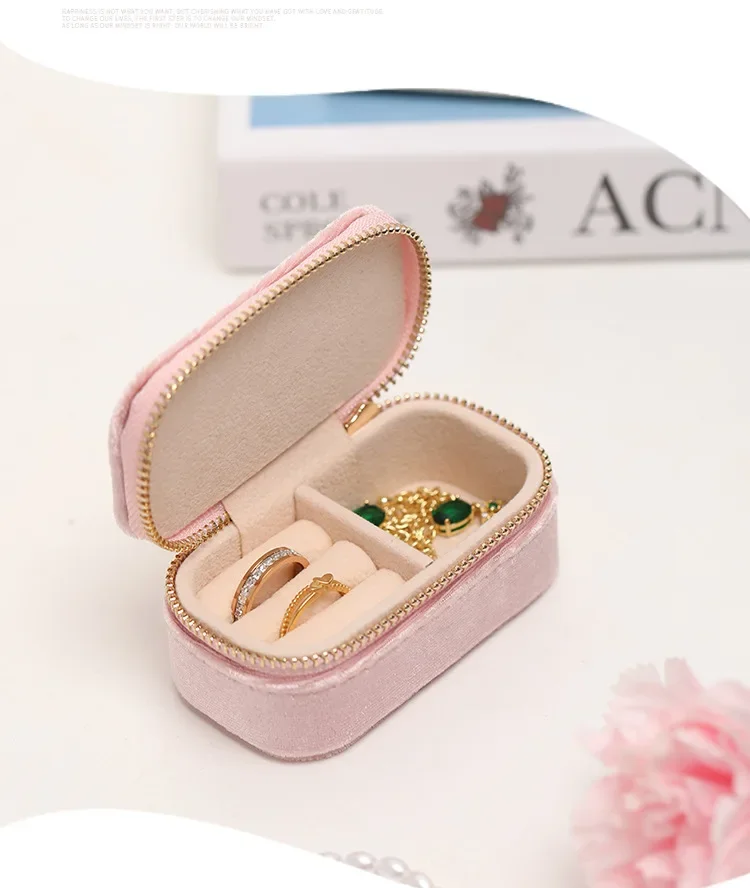 Mini Travel Jewelry Box, Ring  - đánh giá và giá Travel Jewellery & Accessories Organiser